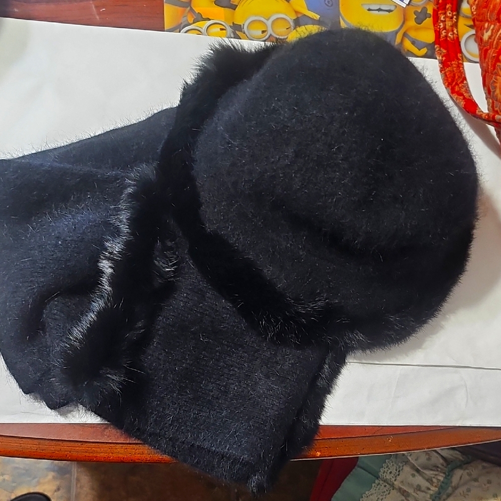 Cheveux Elegant Black Fur Women's Hat And Scarf Set